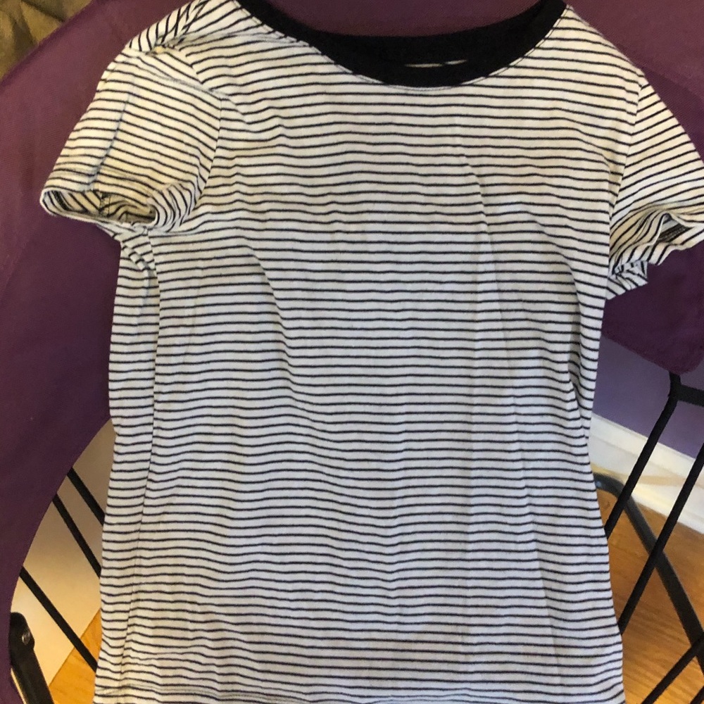 Girls black and white t- shirt